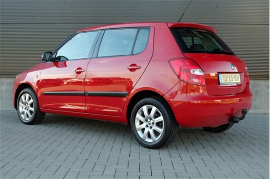 Skoda Fabia - 1.4 16V Clima Cruise Trekhaak NL-auto - 1