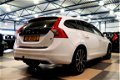 Volvo V60 - €15487 ex.BTW 7% Bijtelling tot 10-2020 2.4 D5 Twin Engine AWD 173kW/235pk Aut6 PIHV Spe - 1 - Thumbnail