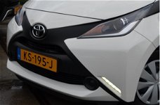 Toyota Aygo - 1.0 VVT-i x-now Airco | LED | NAP