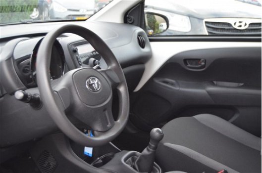 Toyota Aygo - 1.0 VVT-i x-now Airco | LED | NAP - 1