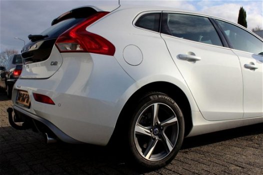 Volvo V40 - 2.0 D2 R-Design (B) + Xenon + Leder + Navi + Lmv - 12/2015 - 1