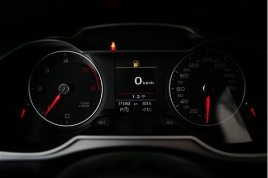 Audi A4 Avant - 2.0 TDI Pro Line Business afneembare trekhaak, alcantara lederen bekelding - 1