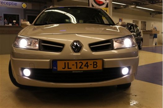 Renault Mégane Grand Tour - 1.4-16V Authentique AIRCO CRUISE-CONTROL 101.000km - 1