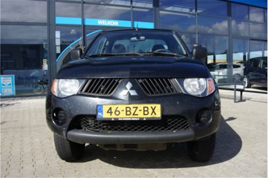 Mitsubishi L 200 - 2.5 DI-D CLUB CAB INVITE 2700 kg max trekken - 1