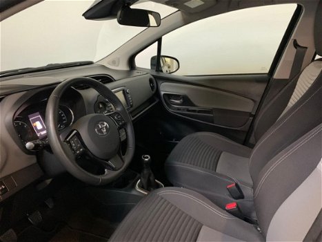 Toyota Yaris - 1.0 12V VVT-I 72 pk 5DR ENERGY Clima, Navi ACTIE van € 14.950 voor € 13.950 - 1