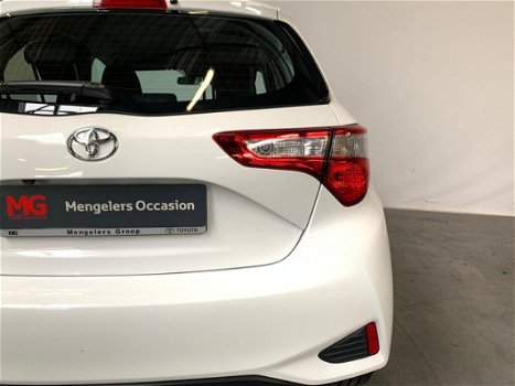 Toyota Yaris - 1.5 VVT-i 111pk 5D Active ACTIE van € 19.250 voor € 18.250 - 1