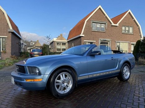 Ford Mustang - USA 4.0 V6 - 1