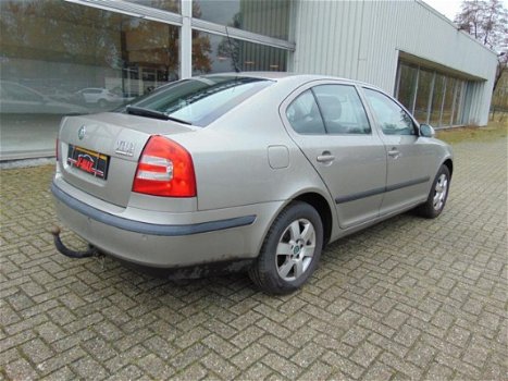 Skoda Octavia - 1.8 TSI 16V Elegance Edit Nap Clima Cruise Pdc - 1