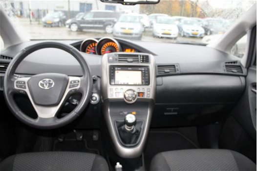 Toyota Verso - 2.0 D-4D Panoramic 7p. Euro 5 airco, climate control, radio cd speler, navigatie, cru - 1