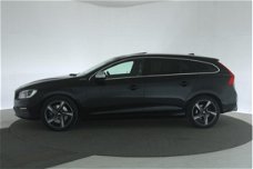 Volvo V60 - 2.4 D6 AWD Hybrid R-Design Aut. [ Leder Navi Schuifdak Xenon ] Ex BTW