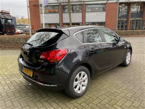 Opel Astra - 1.4 Business + Navi - 1