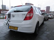 Hyundai i30 - 1.4i Dynamic 5Drs Airco ElecRam Navi