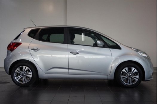 Kia Venga - 1.4 CVVT 90pk ExecutiveLine | Trekhaak | Navigatie - 1