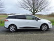 Renault Clio Estate - TCe 90pk Limited | € 2300, - VOORRAADVOORDEEL | - 1 - Thumbnail