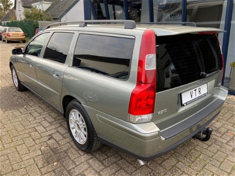 Volvo V70 - 2.4 Kinetic 170PK - 1