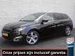 Peugeot 308 SW - 1.2 130PK PREMIERE XENON/LEER/PAN.DAK/CAMERA/TREKH - 1 - Thumbnail