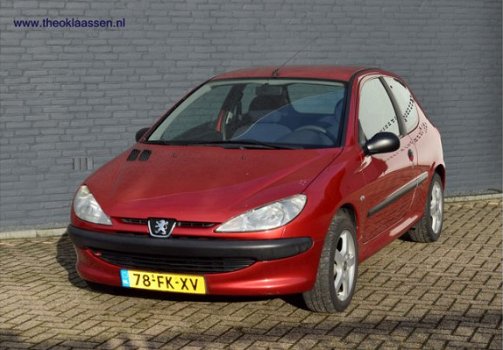 Peugeot 206 - 1.4 XR Airco Stuurbekrachtiging nieuwe apk - 1