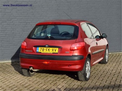 Peugeot 206 - 1.4 XR Airco Stuurbekrachtiging nieuwe apk - 1