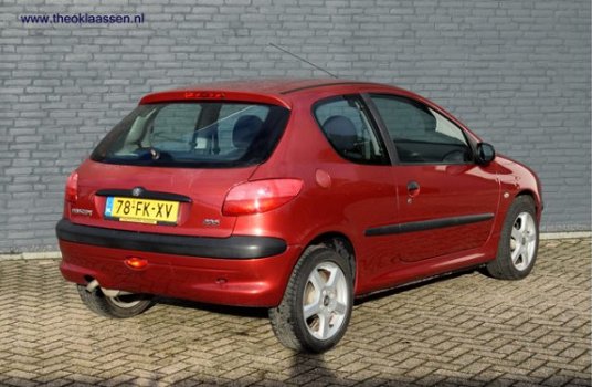 Peugeot 206 - 1.4 XR Airco Stuurbekrachtiging nieuwe apk - 1