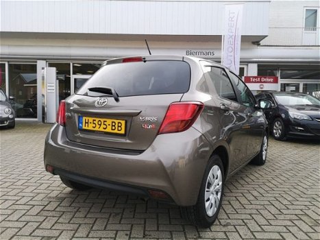 Toyota Yaris - 1.3 VVT-i 5-Drs Now Aspiration 99pk Rijklaar - 1