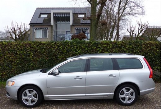 Volvo V70 - T4 Aut. 180pk Limited Edition, Navigatie, Bluetooth, Lederen bekleding, Park Assist, Cli - 1