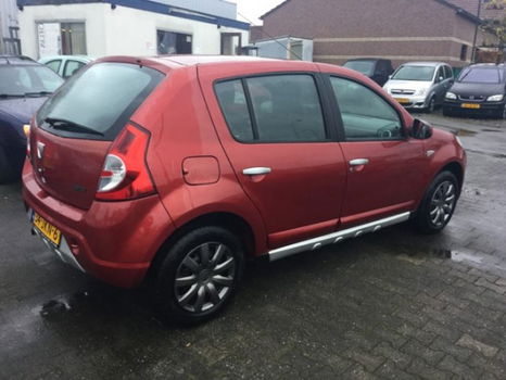 Dacia Sandero - NIEUWJAARSACTIE*1.6 Lauréate AIRCO - 1