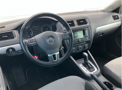 Volkswagen Jetta - 1.4 TSI Hybrid Highline Xenon/ Navi/ ECC/ PDC - 1