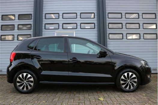 Volkswagen Polo - 1.4 TDI BM Navi Mf-stuur Ecc Cruise Privacy glass Alu velgen Bj: 2014 - 1