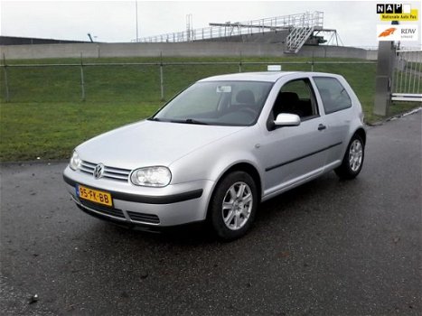 Volkswagen Golf - 1.6 Comfortline - 1