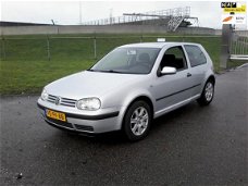 Volkswagen Golf - 1.6 Comfortline