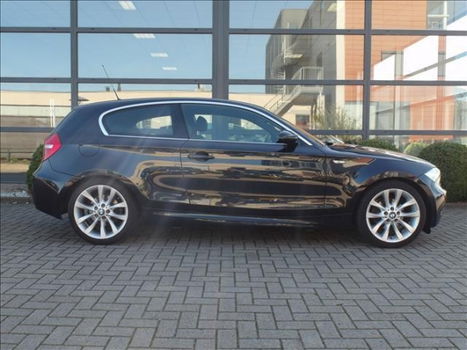 BMW 1-serie - 118i High Executive*M-sportpakket*Kantelschuifdak*Halfleder sport interieur*103.500 KM - 1