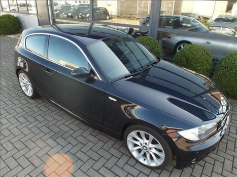 BMW 1-serie - 118i High Executive*M-sportpakket*Kantelschuifdak*Halfleder sport interieur*103.500 KM - 1