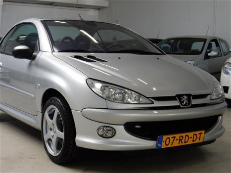 Peugeot 206 CC - 1.6-16V cabrio Automaat LM velgen 119Dkm NAP - 1