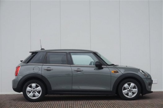 Mini Mini One - 5-deurs Aut. Business - 1