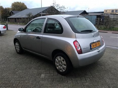 Nissan Micra - 1.0 basis - 1