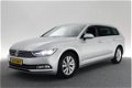 Volkswagen Passat Variant - 1.6 TDI Connected Series Automaat / Navi / Keyless start - 1 - Thumbnail