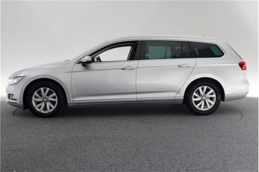 Volkswagen Passat Variant - 1.6 TDI Connected Series Automaat / Navi / Keyless start - 1