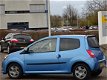 Renault Twingo - 1.5 dCi Collection, bj.2011, blauw metallic, airco, APK tot 10/2020, NAP met 211085 - 1 - Thumbnail