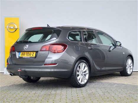 Opel Astra Sports Tourer - 1.6 Turbo 180 pk Cosmo Automaat Navigatie / Schuifdak / Xenon / Half leer - 1