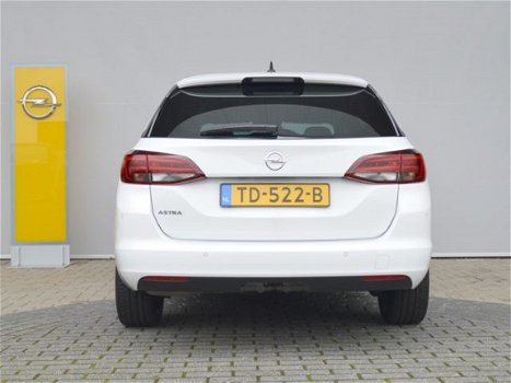 Opel Astra Sports Tourer - 1.0 Business Executive Navigatie / Leer / Massagestoelen / 17