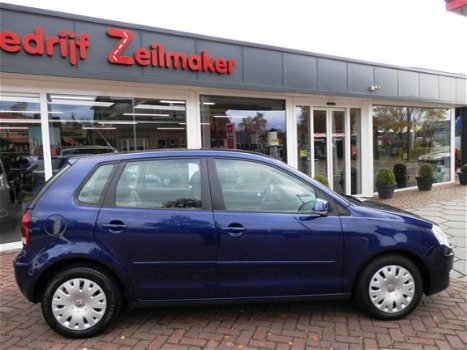 Volkswagen Polo - 1.4 16V 75PK TURIJN 5 DEURS AIRCO TREKHAAK - 1