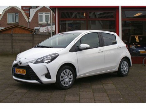 Toyota Yaris - 1.5 VVT-i Young 5drs - 1