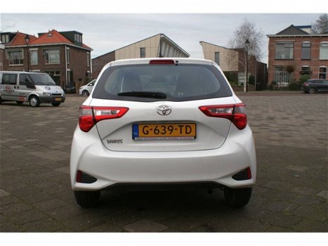 Toyota Yaris - 1.5 VVT-i Young 5drs - 1