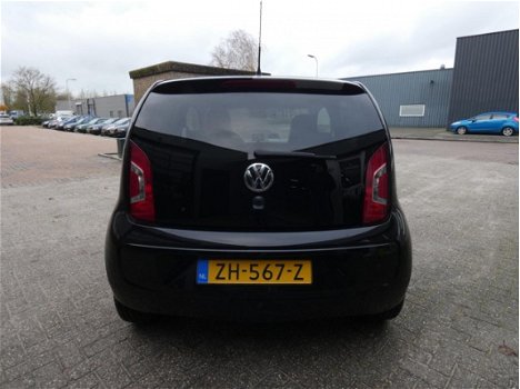 Volkswagen Up! - 1.0 high up Navi, Airco, Cruise, Leer, PDC - 1