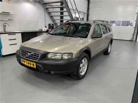 Volvo XC70 - 2.4 D5 Comfort Line - 1