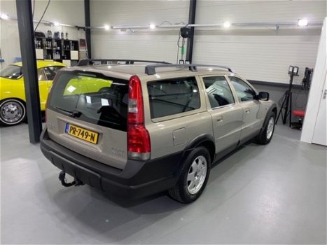 Volvo XC70 - 2.4 D5 Comfort Line - 1