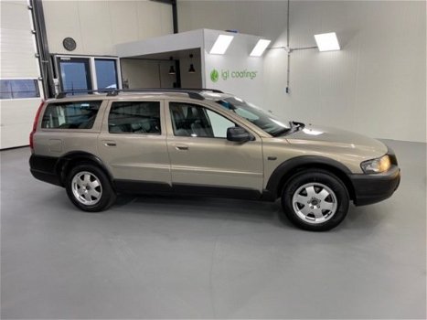 Volvo XC70 - 2.4 D5 Comfort Line - 1