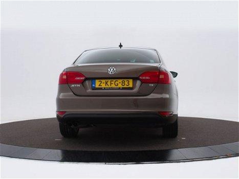 Volkswagen Jetta - 1.4 Tsi 122pk DSG High Executive Line | Navigatie | Clima | P-Sensoren | 17