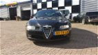 Alfa Romeo GT - 1.9 JTD Collezione Zeer nette en perfect rijdende GT Airco Navi elctr pakket APK 11- - 1 - Thumbnail