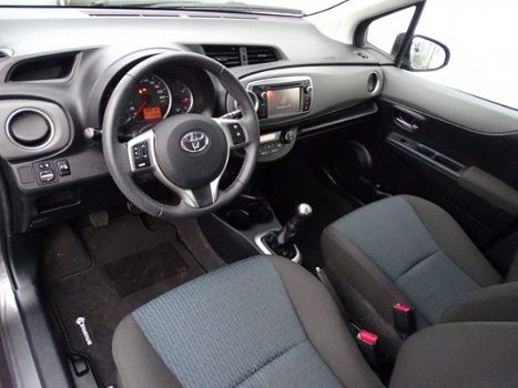 Toyota Yaris - 1.0 VVT-i Aspiration Clima , Achteruitrijcamera , Bluetooth - 1